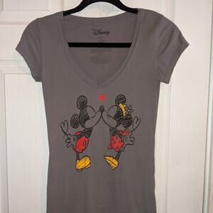 Disney Women's Mickey and Minnie Kissing Grey V Neck Tee Shirt Top S